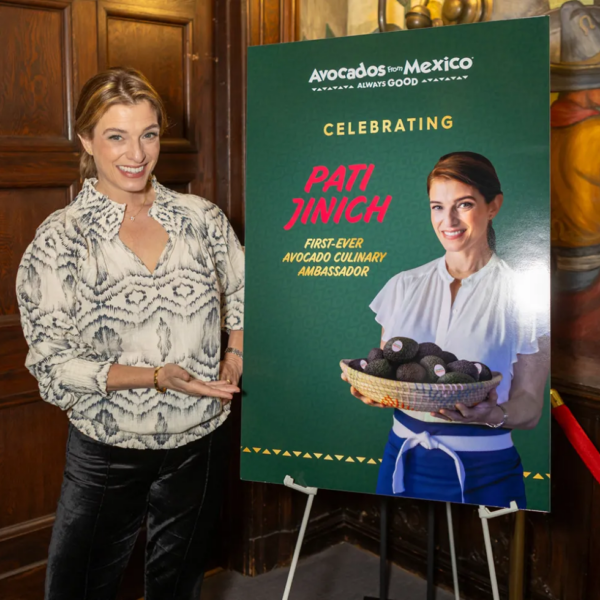 Making guacamole with Pati Jinich