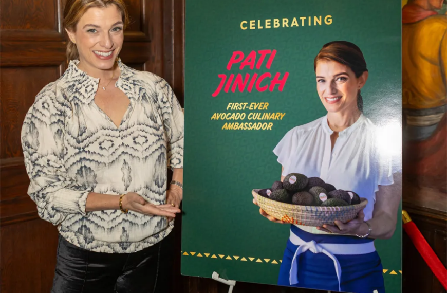 Making guacamole with Pati Jinich